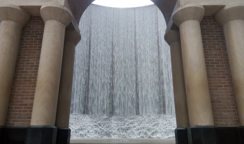 the water wall sculpture in houston